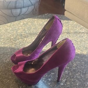 Chic Purple Suede Steve Madden Peep-Toe Heels